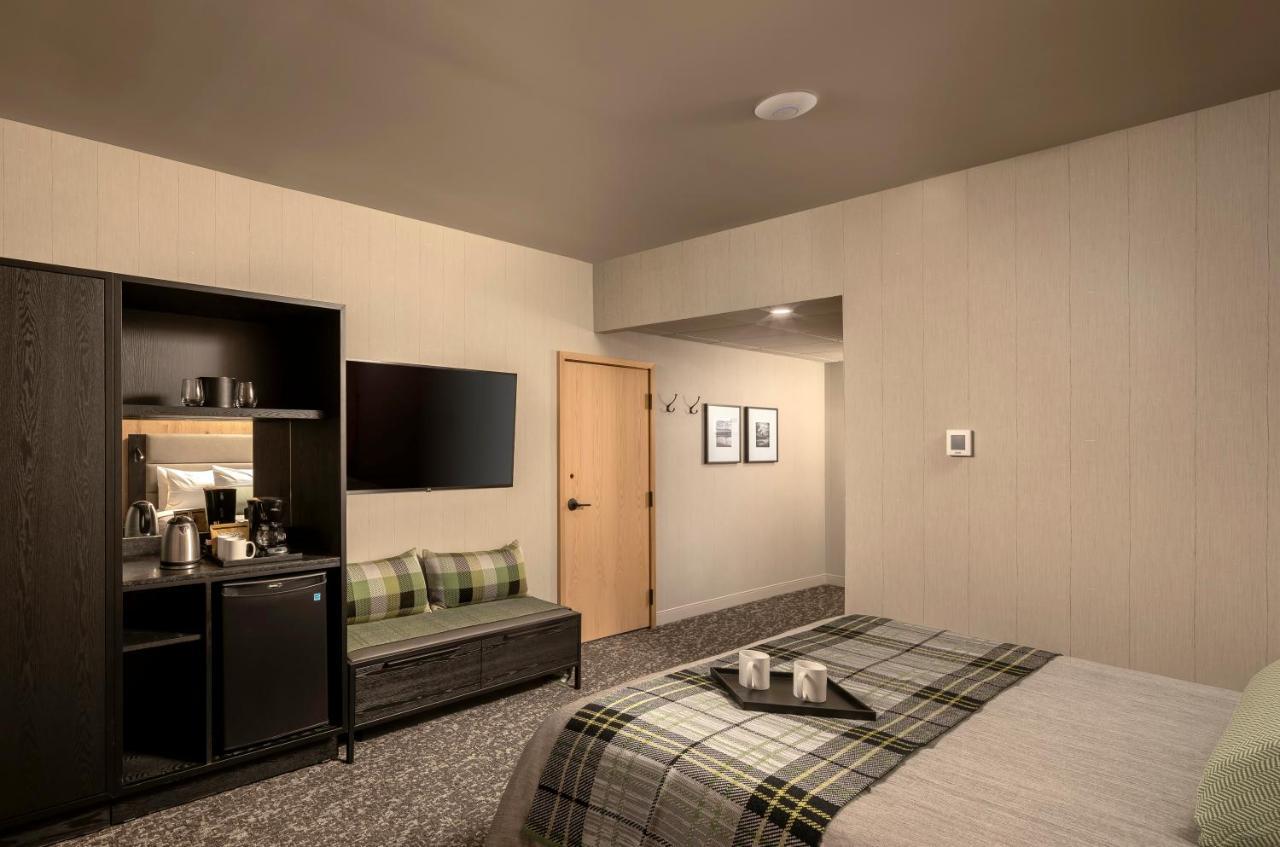 Peaks Hotel And Suites 뱀프 외부 사진