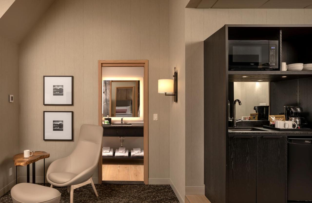 Peaks Hotel And Suites 뱀프 외부 사진