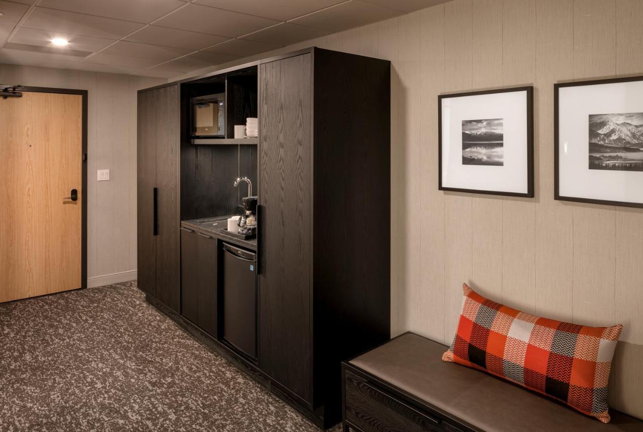 Peaks Hotel And Suites 뱀프 외부 사진