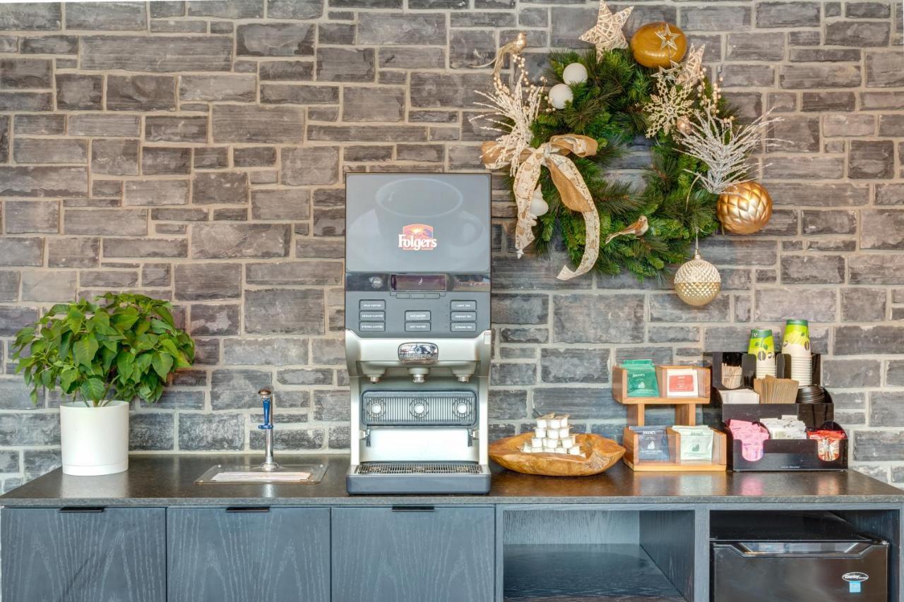 Peaks Hotel And Suites 뱀프 외부 사진